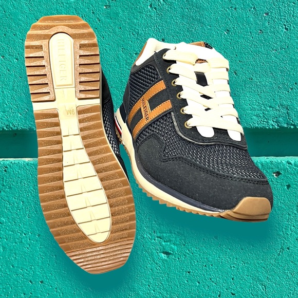 Tommy Hilfiger Mens Shoes NWT New With Box Stylish 90’s Vintage Retro - Picture 2 of 12